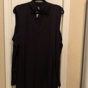 Cold Shoulder l/s shirt with “choker” neck